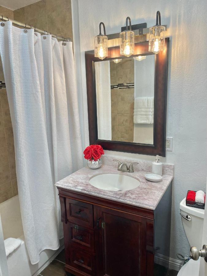 “Beautifull Cozy Studio…With Private Entrance” Las Vegas Eksteriør bilde